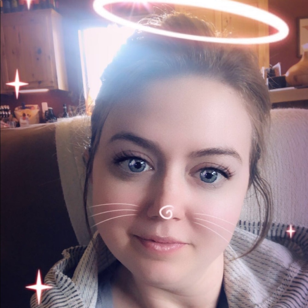 Meet your Posher, Cassandra